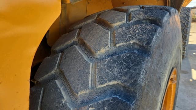 Image of John Deere 300D equipment image 3