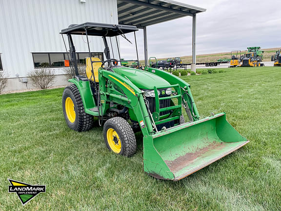 Image of John Deere 3120 equipment image 2
