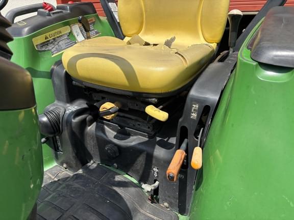 Image of John Deere 3120 equipment image 4