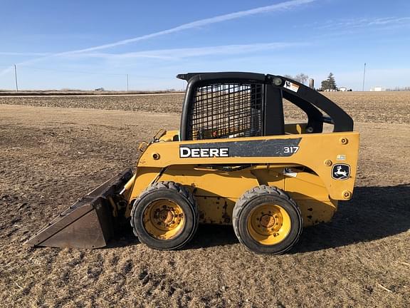 Image of John Deere 317 equipment image 1