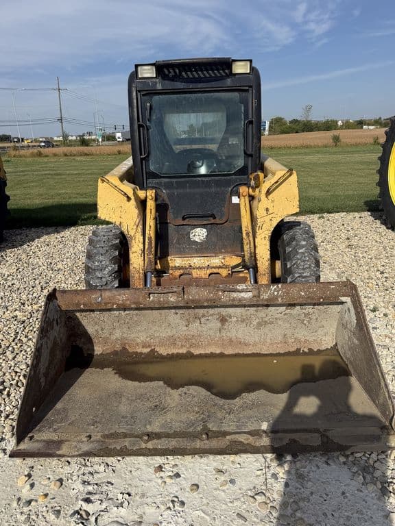 Image of John Deere 317 equipment image 4