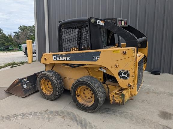 Image of John Deere 317 equipment image 1