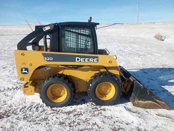 Image of John Deere 320 equipment image 1