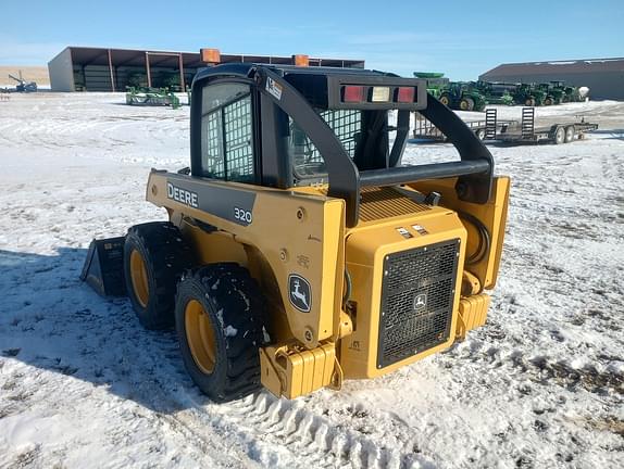 Image of John Deere 320 equipment image 4