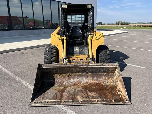 Image of John Deere 320 equipment image 2