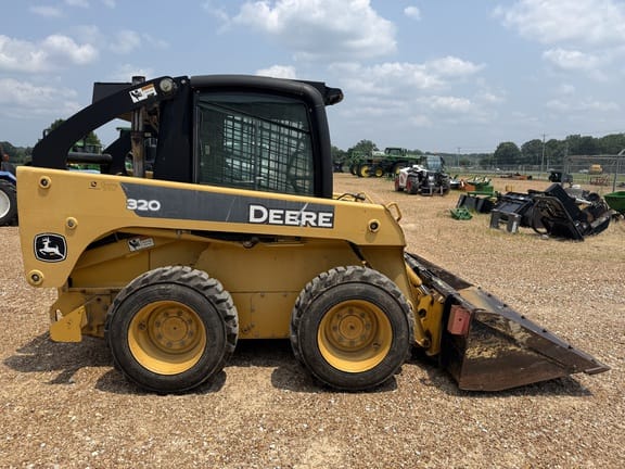 2005 John Deere 320 Equipment Image0