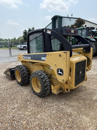 Image of John Deere 320 equipment image 4