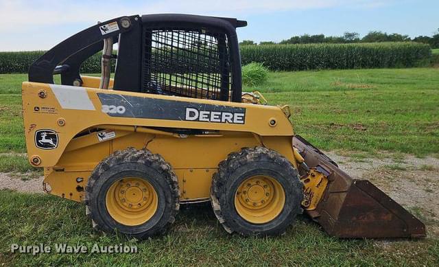 Image of John Deere 320 equipment image 3