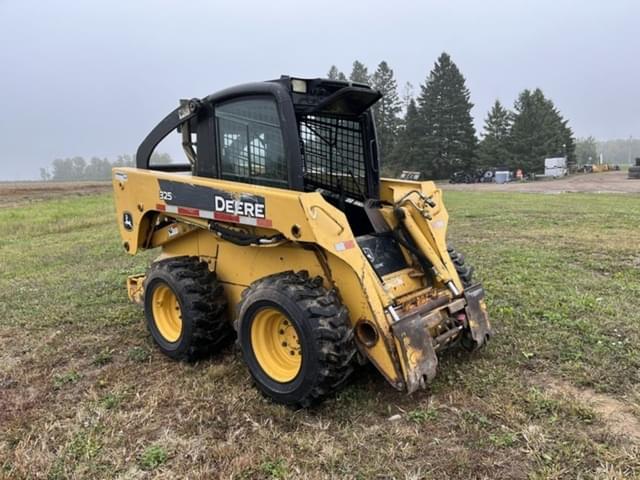 Image of John Deere 325 equipment image 4