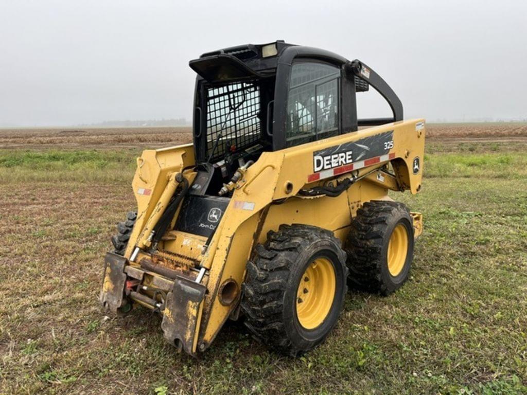 Image of John Deere 325 Primary image