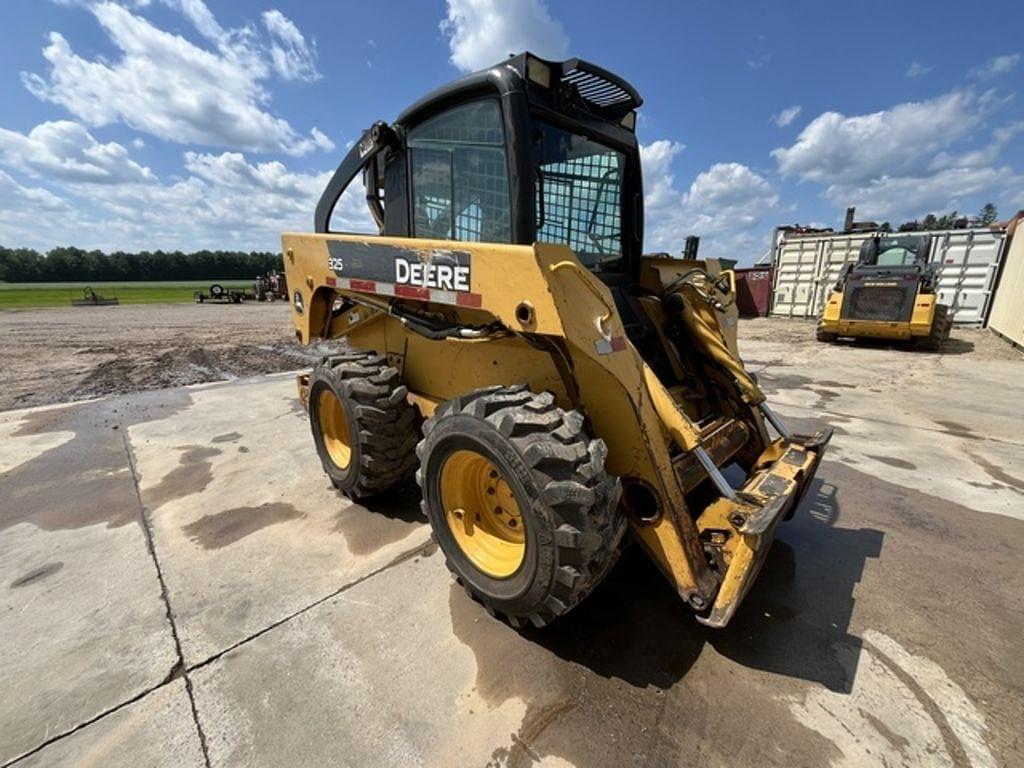 Image of John Deere 325 Primary image