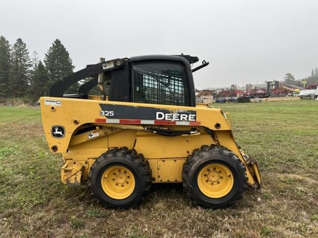 Image of John Deere 325 equipment image 1