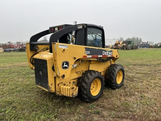 Image of John Deere 325 equipment image 3