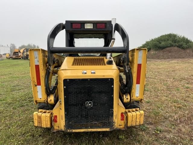 Image of John Deere 325 equipment image 2