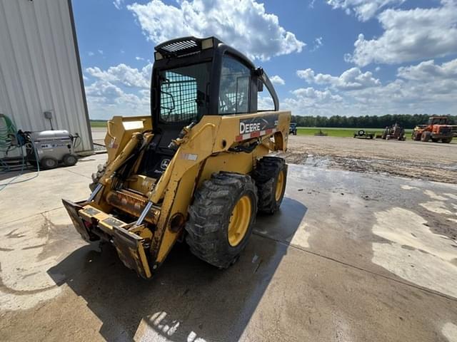 Image of John Deere 325 equipment image 1
