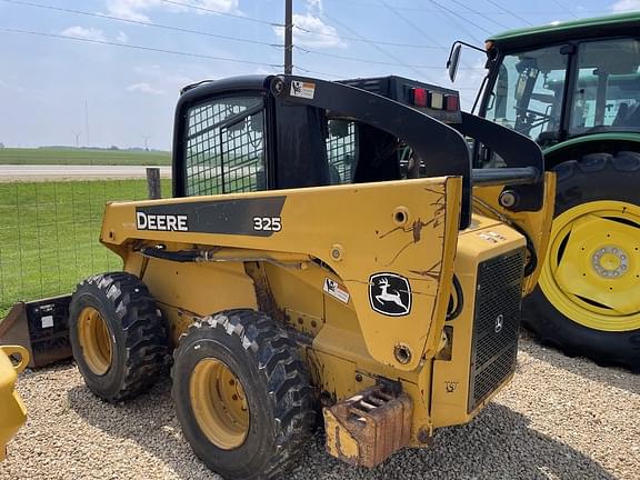 Image of John Deere 325 equipment image 2