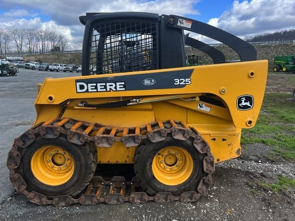 Main image John Deere 325