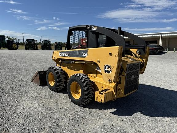 Image of John Deere 325 equipment image 2