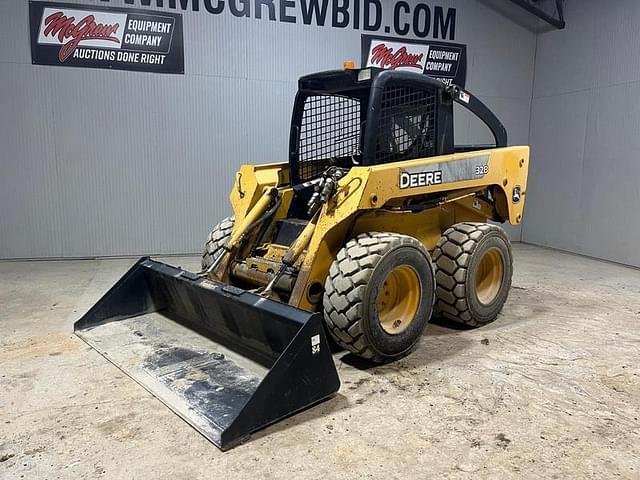 Image of John Deere 328 equipment image 1