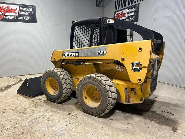 Image of John Deere 328 equipment image 2