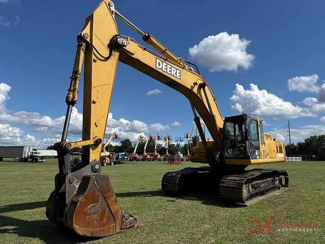 Image of John Deere 330CLC equipment image 2