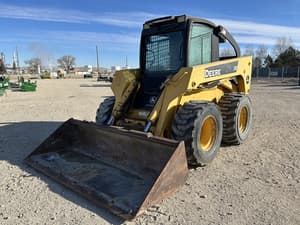 2005 John Deere 332 Image