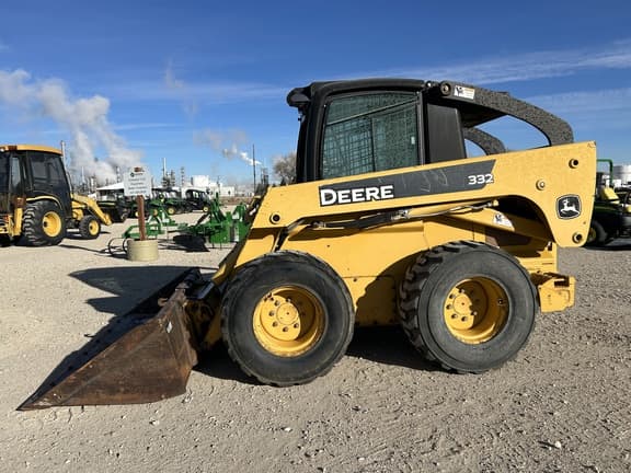 Image of John Deere 332 equipment image 1