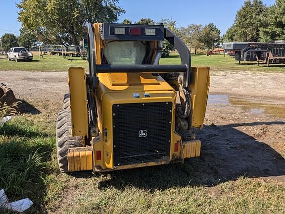 Image of John Deere 332 equipment image 3