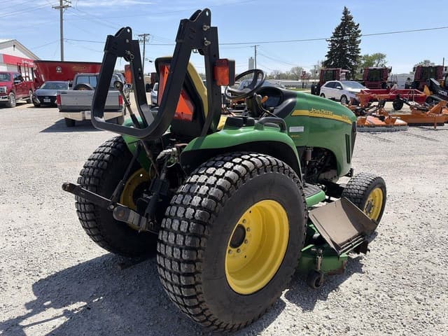 Image of John Deere 3320 equipment image 2
