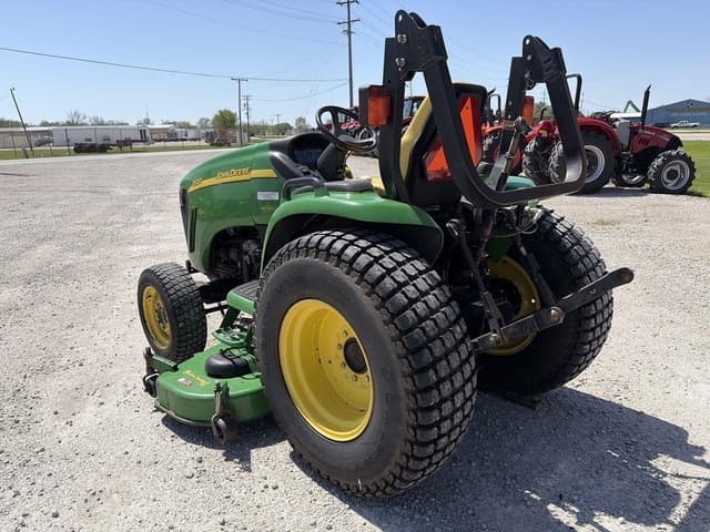 Image of John Deere 3320 equipment image 4