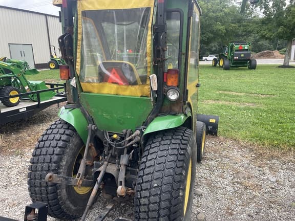 Image of John Deere 3320 equipment image 1