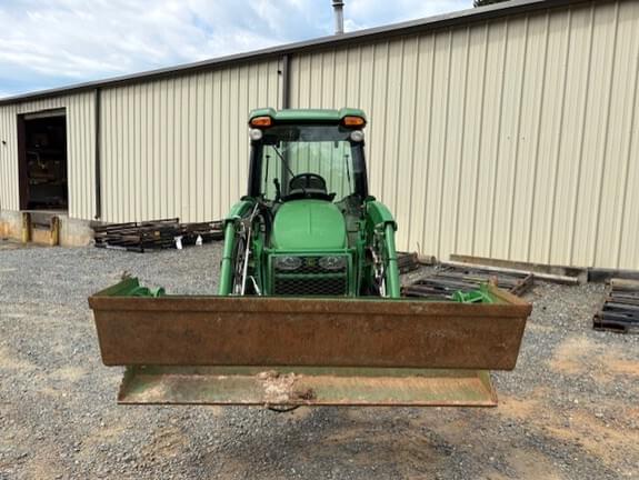 Image of John Deere 3320 equipment image 1