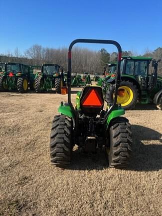 Image of John Deere 3320 equipment image 1