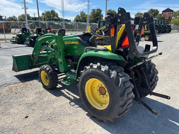 Image of John Deere 3320 equipment image 2