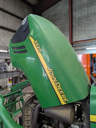Image of John Deere 3320 equipment image 4