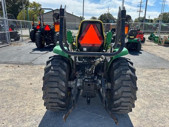 Image of John Deere 3320 equipment image 3