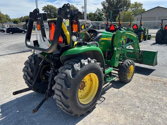 Image of John Deere 3320 equipment image 4