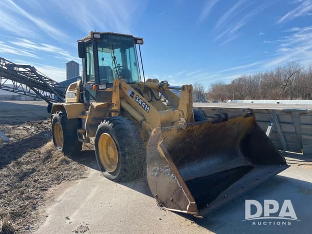 Image of John Deere 344H equipment image 3