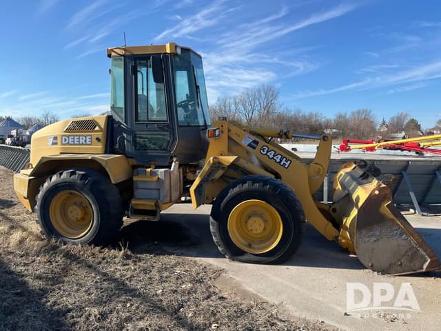 Image of John Deere 344H equipment image 4