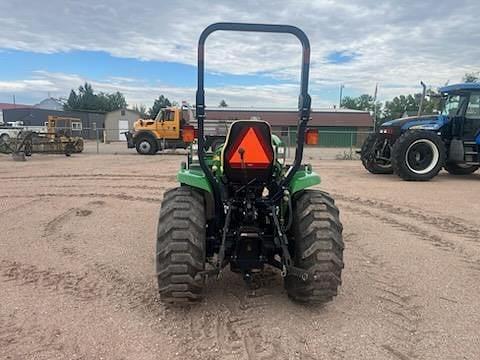 Image of John Deere 3520 equipment image 1