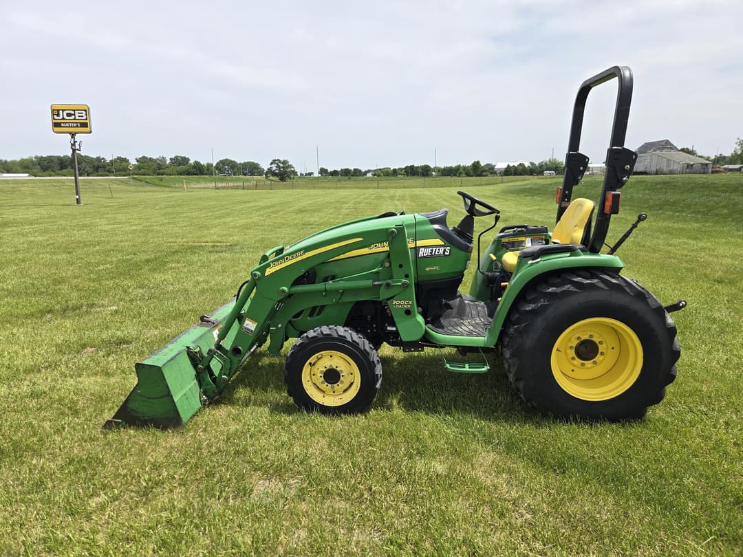 Image of John Deere 3520 Primary image