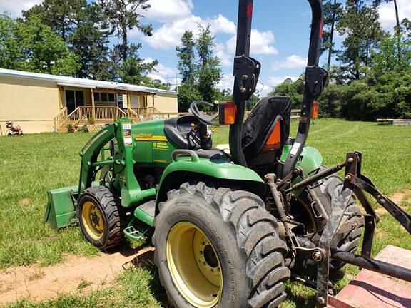 Image of John Deere 3520 equipment image 2