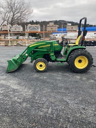 Image of John Deere 3520 equipment image 2
