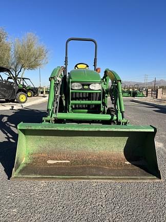 Image of John Deere 3520 equipment image 1