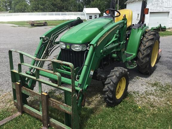 Image of John Deere 3520 equipment image 4