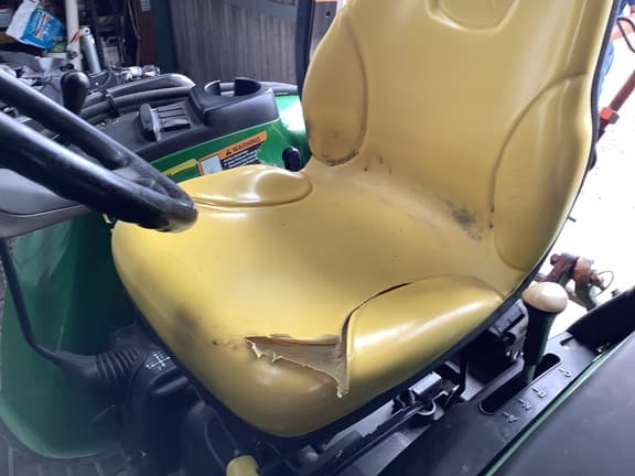 Image of John Deere 3520 equipment image 4