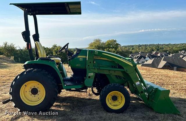 Image of John Deere 3520 equipment image 3