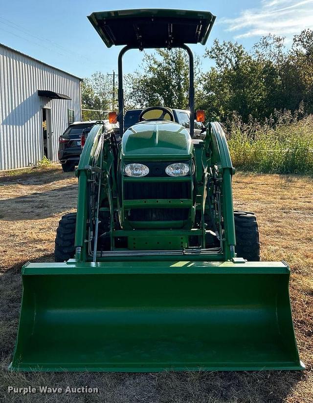 Image of John Deere 3520 equipment image 1