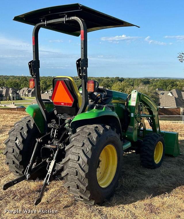 Image of John Deere 3520 equipment image 4