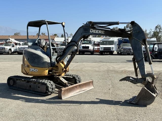 Image of John Deere 35D equipment image 1